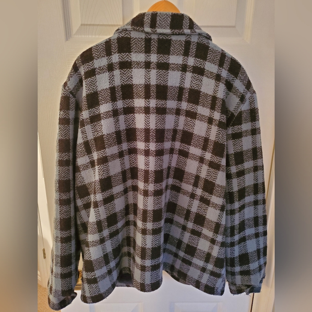 Men's Plaid Zip-Up Jacket - Picture 4 of 12